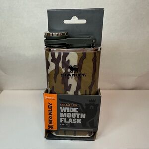 NIB Stanley x Mossy Oak Classic Flask 8 oz w/ Never-Lose Cap Stainless Steel